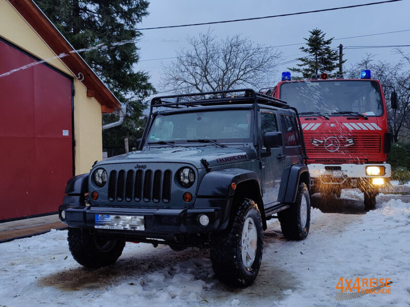 feuerwehr und jeep