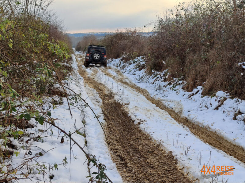 dreckiger feldweg