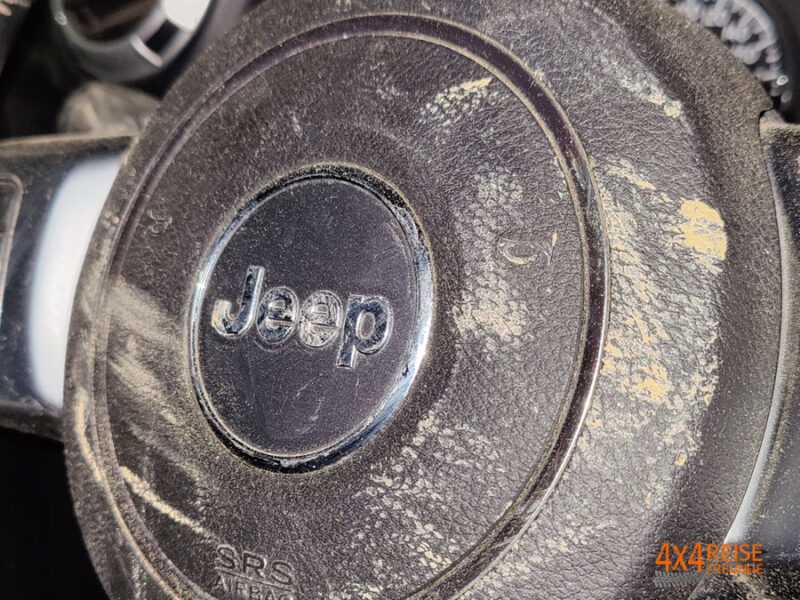 jeep dreckig